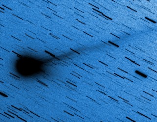 Cometa McNaught C/2009 R1_negativo